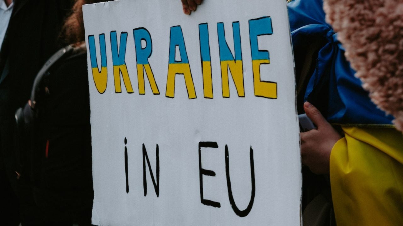 Come gli ucraini possono cambiare il loro luogo di residenza all'interno dell'UE nel 2024: Migronium lo ha detto
