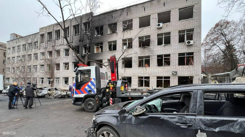 Attacco di droni sul Dnepr: un istituto scolastico, un dormitorio e case sono stati danneggiati