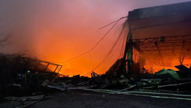 M-Tas in rovina: missili colpiscono una fabbrica di abbigliamento tattico a Kiev