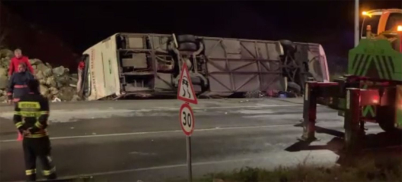 Un autobus che trasportava persone si è ribaltato nel sud della Turchia: almeno 9 morti