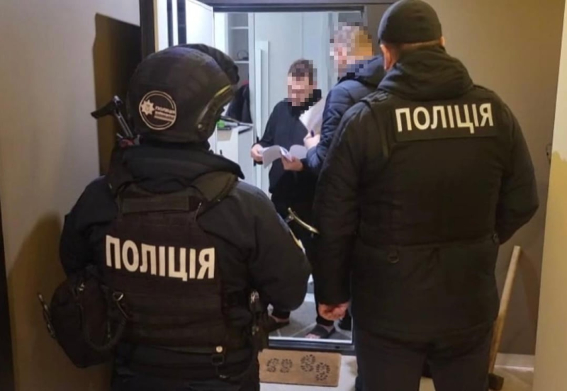 I truffatori hanno defraudato gli ucraini per 45 milioni di UAH: la polizia ha denunciato un piano criminale per la vendita di droni
