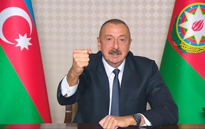 Più del 90 per cento dei voti: Presidente di L'Azerbaigian per la quinta volta ancora una volta Ilham Aliyev è diventato il dittatore