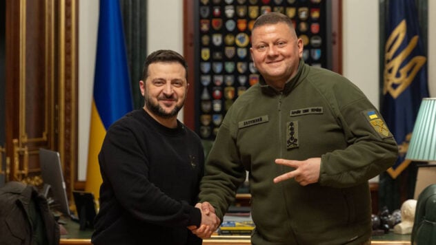 Zelenskyj ha assegnato a Zaluzhny il titolo di Eroe dell'Ucraina