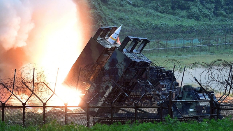 Due aerei russi furono distrutti, Zelenskyj a Kupyansk e il morte del pilota russo che ha consegnato il Mi-8 all'Ucraina: principali notizie il 19 febbraio