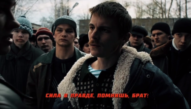 “Ora è tutto chiaro”: con i filmati della scandalosa serie stanno facendo una campagna per votare per Putin” /></p>
<p>Si nota inoltre che per i russi “gli spilli** (americani – ndr) non sono un decreto, ma un male.” </p>
<p><img decoding=