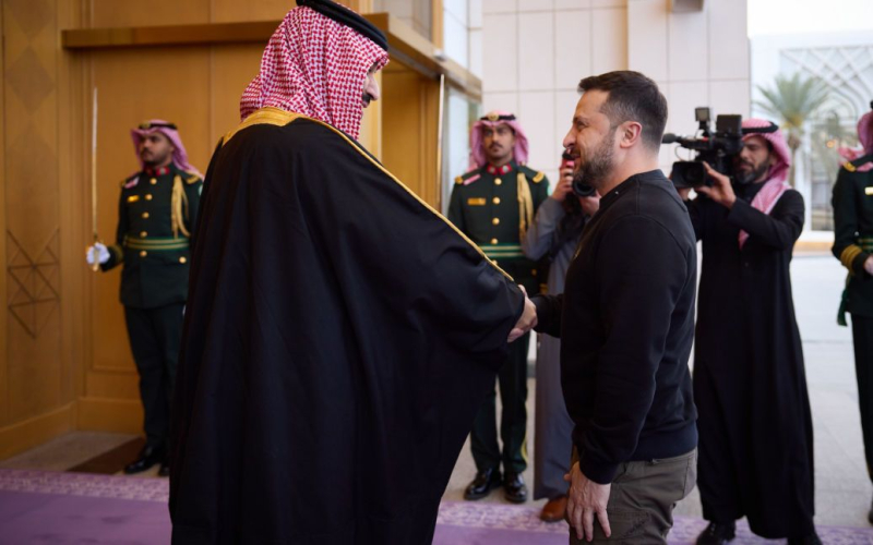 Zelenskyj ha discusso i punti della formula di pace con il principe ereditario dell'Arabia Saudita