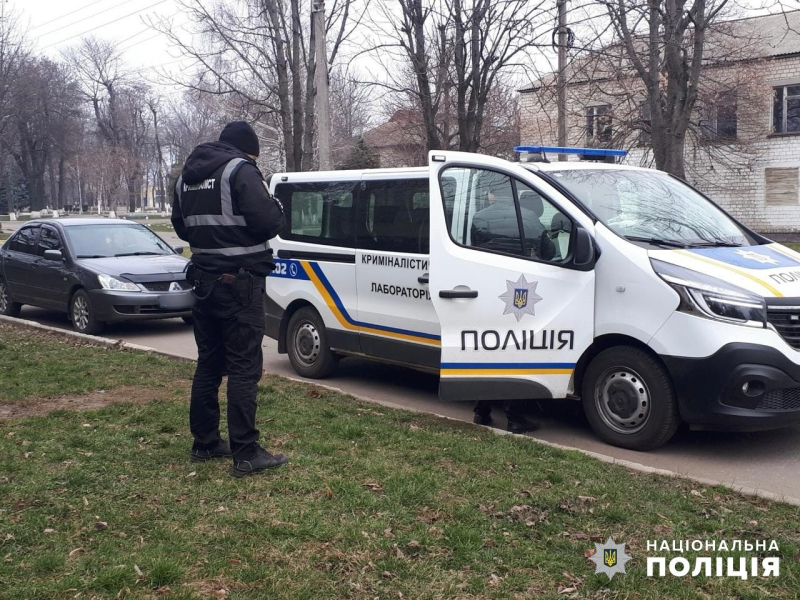 Nella regione di Odessa, i passanti hanno trovato un uomo assassinato in uniforme
