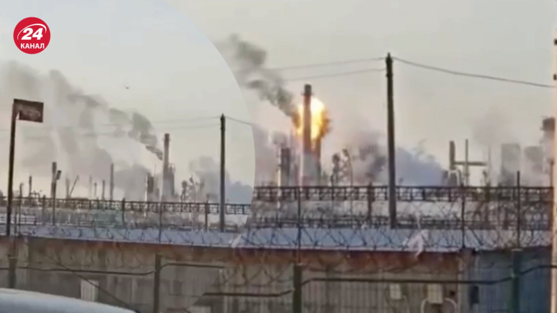 I russi rimasero in piedi e ammirarono lo spettacolo: il momento dell'attacco alla raffineria di petrolio di Ryazan è stato catturato video