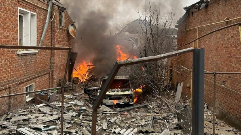 Bombardamento di Nikolaev e Volchansk, attaccano droni alle raffinerie di petrolio in Russia: notizie del 17 marzo