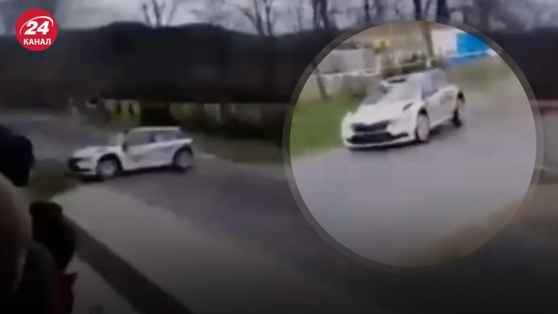 In Ungheria durante il rally l'auto si è schiantata sugli spettatori: ci sono state vittime e feriti - video inquietante