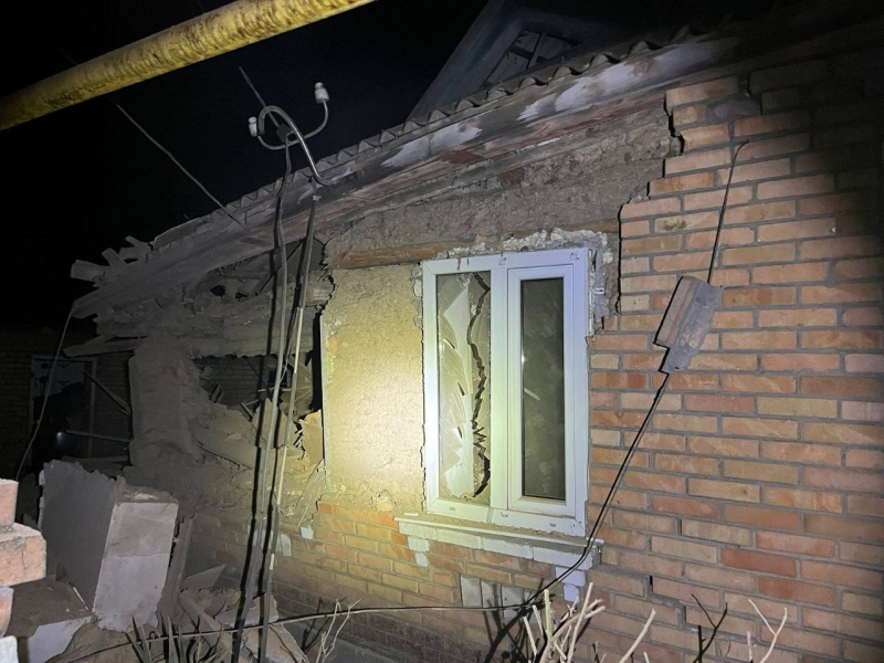 Serie di esplosioni in Krivoy Rog: 2 Shahed sono stati abbattuti, i detriti sono caduti su un edificio di cinque piani