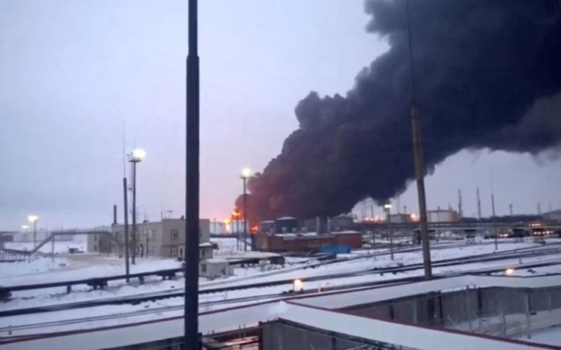 L'attacco con i droni è gravemente danneggiata la più grande raffineria di petrolio di Rosneft — Reuters