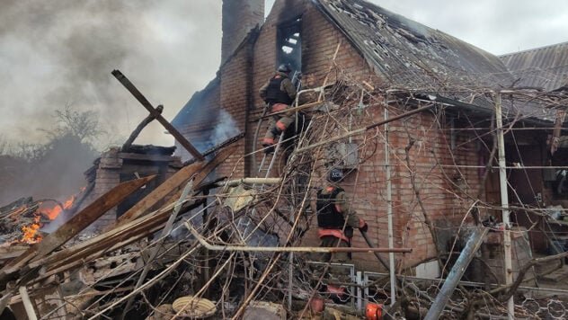 Bombardamento di Nikopol il 16 marzo: è scoppiato un incendio, un residente locale è rimasto ferito