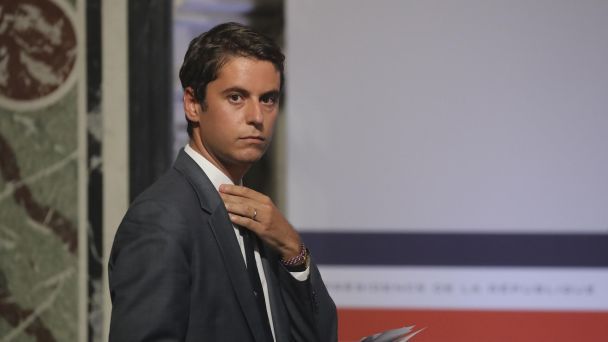 Macron vuole smascherare l’estrema destra nel suo impegno nei confronti della Federazione Russa: cosa sta facendo? Macron, che “cancella ogni linea rossa riguardo alla Russia”. RN ha detto che si asterrà dal voto.</p>
<p>Il presidente del partito Fronte Nazionale e parente di Le Pen, Jordan Bardella, ha accusato Macron di prestare attenzione a “questioni lontane per i francesi” invece di affrontare i problemi dell'aumento dei prezzi, dell'aumento del tasso di criminalità e dell'immigrazione.</p >
<h2>I francesi sono diffidenti nei confronti della dichiarazione sul possibile invio di truppe in Ucraina.</h2>
<p>Allo stesso tempo, i sondaggi d'opinione mostrano che il 79% dei francesi è contrario alla partecipazione del proprio esercito alle ostilità in Ucraina, nonostante le dichiarazioni di Macron sul possibile invio di truppe in Ucraina.</p>
<p><img decoding=