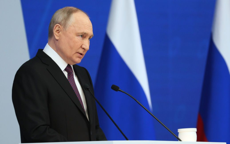 Quanti anni ancora Putin potrà restare al potere: il politologo stupisce con questi numeri