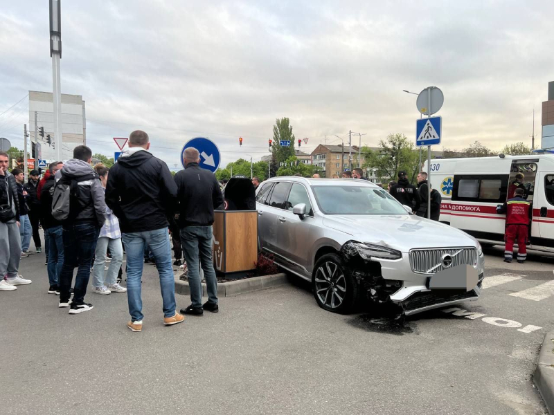 In Brovary, il capo ubriaco dell'OVA L'amministrazione statale regionale ha commesso un incidente: quattro vittime, tra cui un bambino