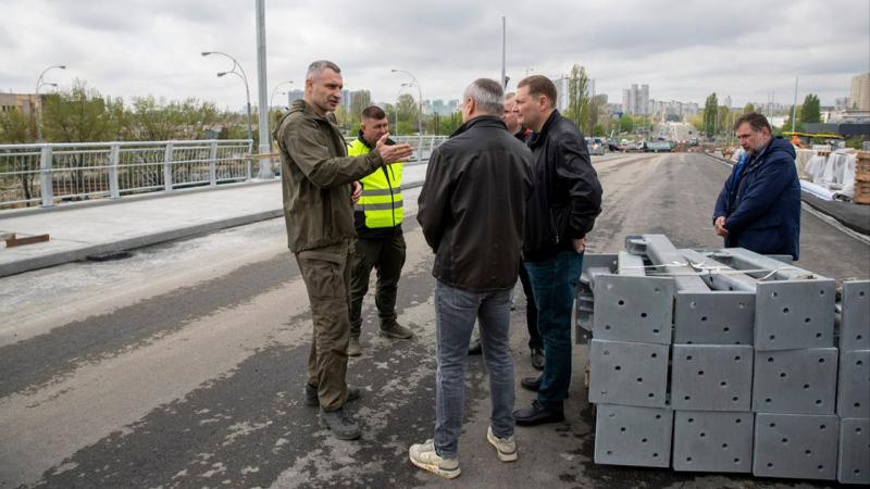 A Kiev apriranno il traffico sul ponte Podolsko-Voskresensky e sul nuovo cavalcavia — quando