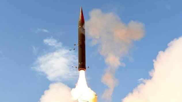 Potente protezione contro i missili balistici: caratteristiche del sistema di difesa missilistica Arrow-3