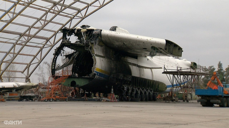 Autobus e aerei bruciavano: come veniva difeso l'aeroporto di Gostomel e perché non è stato possibile salvare Mriya