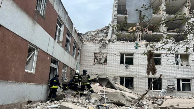 A Chernigov esplosioni: il nemico ha colpito tre missili, si conoscono 14 morti e 45 feriti