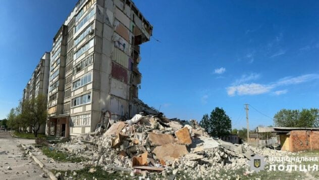 La Federazione Russa ha colpito un edificio di 9 piani a Volchansk: ci sono morti e feriti