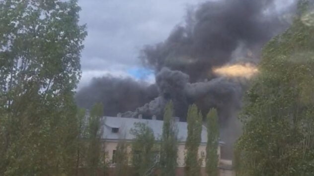 Un potente incendio è scoppiato in un impianto di costruzione di macchine a Voronezh: ci sono morti