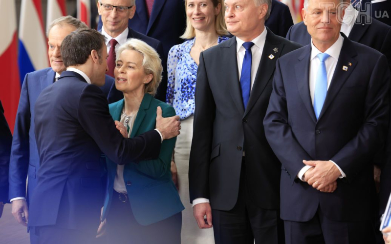 Macron sta cercando un sostituto di von der Leyen alla guida della Commissione europea — Bloomberg