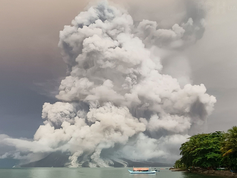  Le autorità aeronautiche del paese hanno chiuso l'aeroporto internazionale Sam Ratulangi nella capitale provinciale di Manado a causa della 