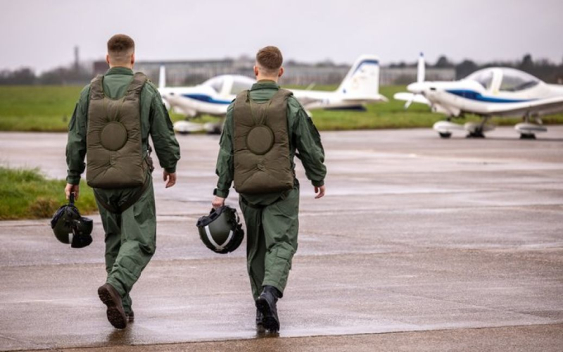 I primi piloti ucraini hanno completato l'addestramento sull'F-16 in Gran Bretagna