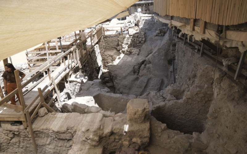 In Francia, Gli archeologi hanno scavato un castello medievale sotto l'hotel