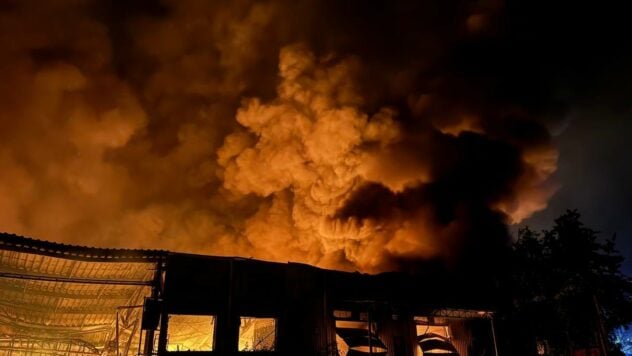 Esplosioni a Odessa il 1 maggio: 14 feriti, il deposito e la filiale di Nova Poshta bruciati 