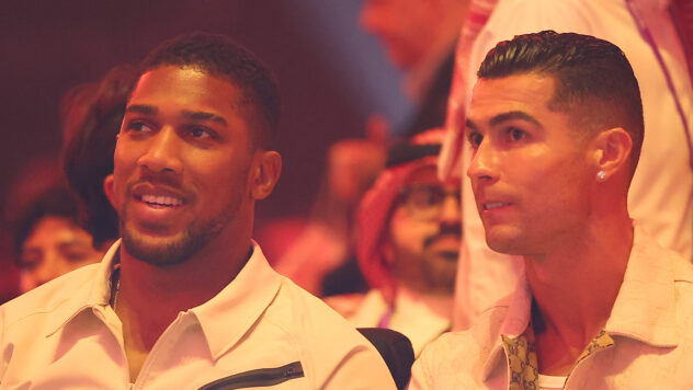 Cristiano Ronaldo e Anthony Joshua sono venuti allo scontro tra Usyk e Fury