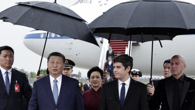 Ucraina - negli argomenti principali: il leader cinese Xi è arrivato in Francia, iniziando il suo tour in Europa 