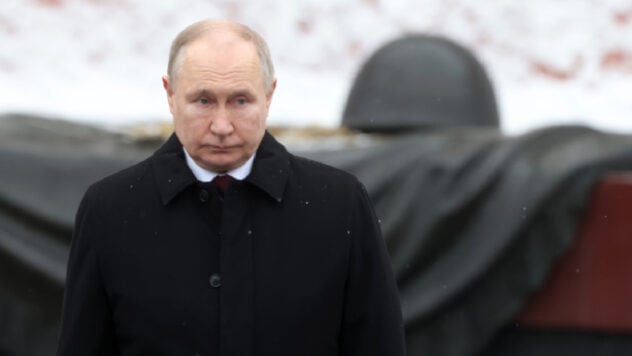 Putin alla parata del 9 maggio ha nuovamente agitato un manganello nucleare e ha chiamato i partecipanti alla SVO 