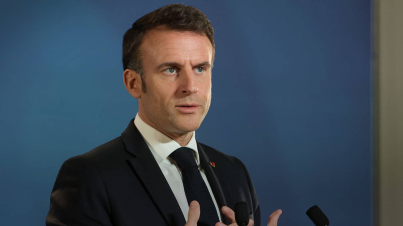 Macron ha criticato Putin per rifiuto di una tregua durante le Olimpiadi