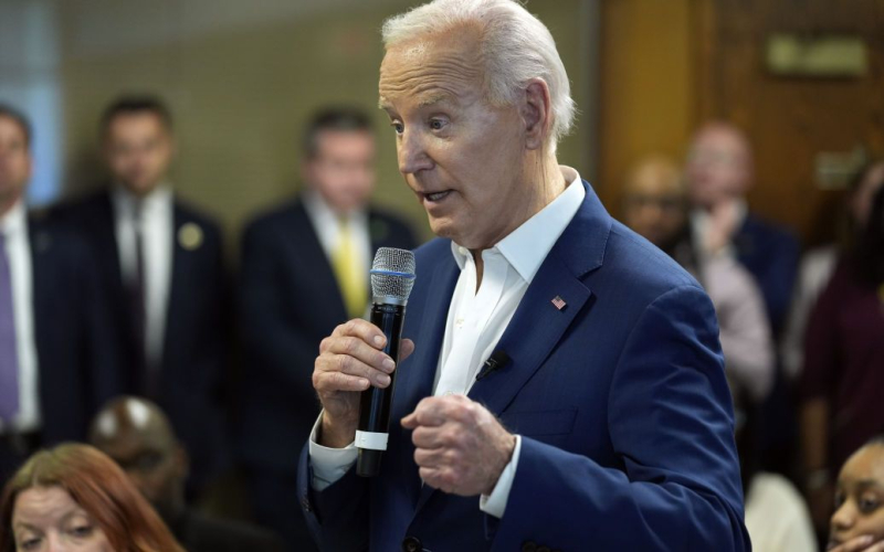 Biden ha stupito il pubblico con un'esecuzione delle canzoni popolari: video