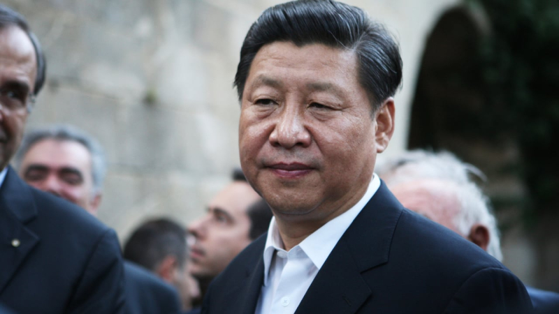 Ucraina — negli argomenti principali: il leader cinese Xi è arrivato in Francia, dando il via al suo tour europeo.Foto: Depositphotos</p>
<h2>Cosa cerca Xi in Europa</h2>
<p>Secondo funzionari e analisti cinesi, il leader cinese “intende giocare duro”, scrive FT. Dietro le previste dimostrazioni di buona volontà pubblica e le promesse di investimenti cinesi, avvertirà i leader europei che le tariffe sulle esportazioni cinesi richiederanno una risposta intransigente, hanno aggiunto.</p>
<blockquote>
<p>— La Cina potrebbe imporre restrizioni sull’esportazione dei materiali necessari per produrre microchip, nonché sulle esportazioni francesi verso la Cina e alcuni altri beni, — ha detto un analista cinese, che ha chiesto di restare anonimo.</p>
</blockquote>
<p>In risposta, Pechino ha anche segnalato la volontà di imporre tariffe proprie. Si prevede che Macron affronterà i produttori francesi di cognac insieme a Xi dopo che la Cina ha avviato un’indagine antidumping sulle importazioni di cognac francese a gennaio. Il cognac francese è la bevanda alcolica più importata in Cina e le tariffe colpirebbero i profitti di marchi noti come Rémy Cointreau, Pernod Ricard e Hennessy di proprietà di LVMH.</p>
<p>L'associazione francese dell'industria del cognac BNIC ha riferito della visita di Xi è “un'opportunità unica per raggiungere un accordo” per risolvere il problema “ingiustificato” Inchiesta cinese che mette a rischio un settore che impiega direttamente o indirettamente circa 70mila persone.</p>
<h2>Cina e Ungheria</h2>
<p>— Anche se si prevede che i colloqui a Parigi saranno difficili, le visite di Xi in Serbia e Ungheria daranno un tono molto più positivo,— Il FT cita funzionari cinesi.</p>
<p>La Cina considera l'Ungheria un vero amico devoto dell'UE e sta bombardando il paese con promesse di investimenti, scrive il FT.</p>
<p>Secondo le stime ufficiali cinesi, gli investimenti diretti esteri accumulati dalle imprese cinesi in Ungheria potrebbero raggiungere i 30 miliardi di euro entro la fine di quest'anno, indicando che diversi miliardi di euro di investimenti sono in cantiere.</p>
<p>Secondo le stime cinesi funzionari, uno dei progetti in discussione è un potenziale investimento da parte della società cinese Great Wall Motor nella costruzione di un impianto per la produzione di veicoli elettrici.</p>
<p>— L’Ungheria ha una presenza significativa negli investimenti diretti esteri cinesi nella regione, accumulando negli ultimi due o tre anni un volume maggiore rispetto ai decenni precedenti. Questa è la politica. L’Ungheria è stata leale e sta raccogliendo i frutti, — dice <strong>Daniel Hegedus</strong> del Fondo Marshall tedesco a Berlino.</p>
<p>Ma la visita di Xi in Ungheria senza dubbio si antagonizzerà molti leader dell'Europa occidentale.</p>
<p>Anche allora mentre l’UE vede sempre più la Cina come un “rivale sistemico”, l’Ungheria è diventata il principale difensore degli interessi di Pechino. Tra il 2016 e il 2022, ha utilizzato più volte il suo potere di veto per bloccare le decisioni del Consiglio europeo che condannavano le azioni della Cina.</p>
</p></p>
<!-- AddThis Advanced Settings above via filter on the_content --><!-- AddThis Advanced Settings below via filter on the_content --><!-- AddThis Advanced Settings generic via filter on the_content --><!-- AddThis Related Posts below via filter on the_content --><div class=