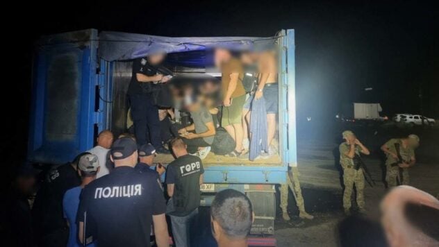 Hanno cercato di portare 41 uomini fuori dall'Ucraina in un camion di grano - Servizio di guardia di frontiera statale 