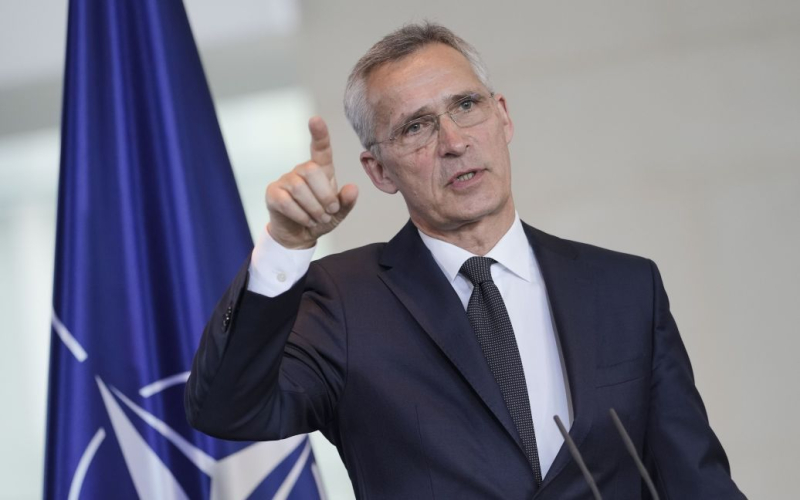 Stoltenberg ha annunciato i piani della NATO di mettere in allerta le armi nucleari