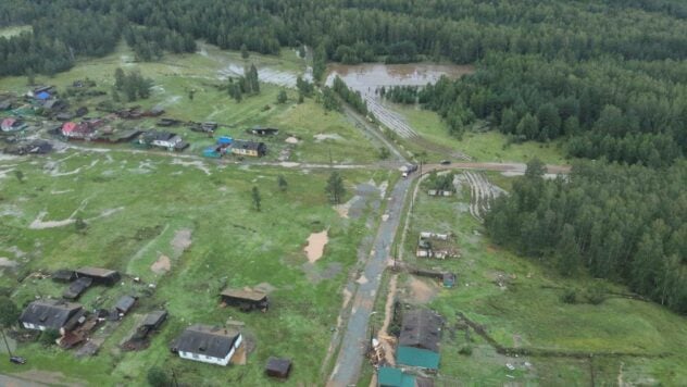 Una diga è crollata nella regione di Chelyabinsk della Federazione Russa: le case dei russi sono andate sott'acqua 