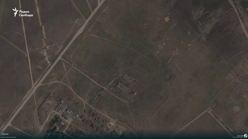 Rimangono tracce dell'incendio: immagini satellitari che mostrano le conseguenze dell'incendio attacco alla base militare russa in Crimea