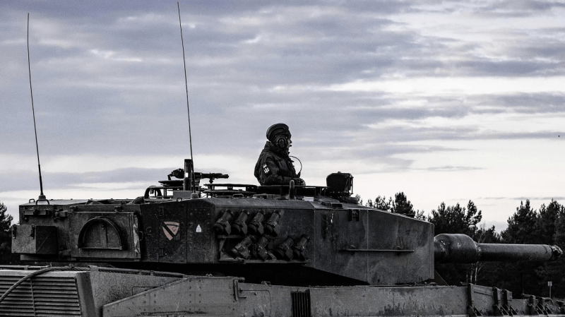 La Spagna ha iniziato a trasferire dieci carri armati Leopard 2 in Ucraina