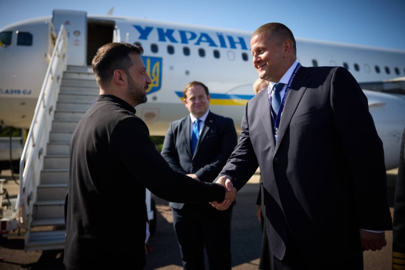Zaluzhny ha incontrato Zelenskyj da un aereo in Gran Bretagna: foto eloquente