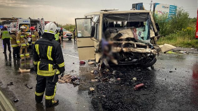 Nella regione di Lviv si è verificato un incidente che ha coinvolto un camion e un autobus, ci sono stati morti e feriti
