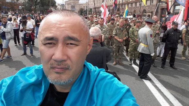 Il giornalista kazako Aidos Sadykov, ucciso a Kiev, è morto