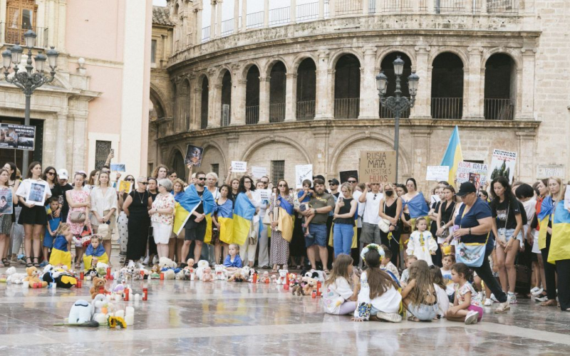 Dopo l'attacco a Okhmatdyt, gli ucraini hanno organizzato una manifestazione in Spagna (foto)