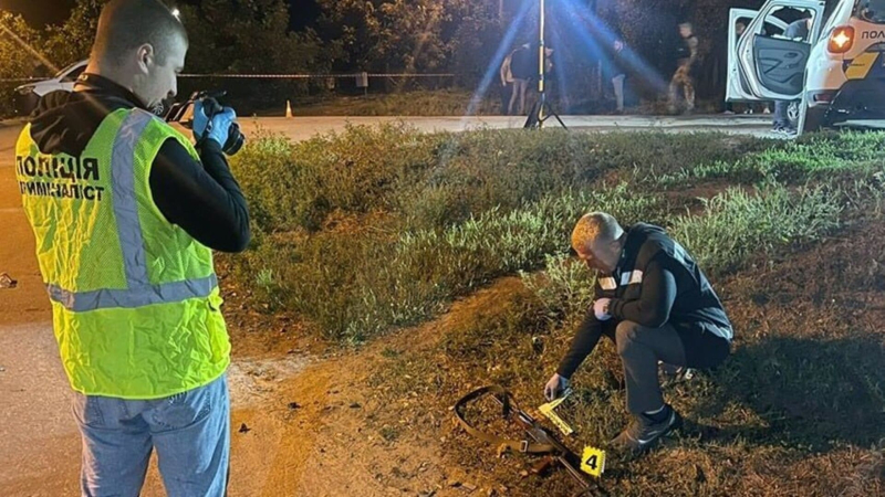 Nella regione di Khmelnitsky, un uomo ha sparato due auto della polizia: ci sono feriti