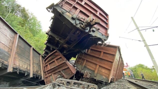 GUR e SSO hanno fatto saltare in aria i binari vicino a Belgorod: un treno merci è deragliato