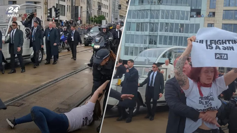 Attivisti animalisti hanno attaccato il corteo del Papa e hanno chiesto di "smettere di torturare i tori"