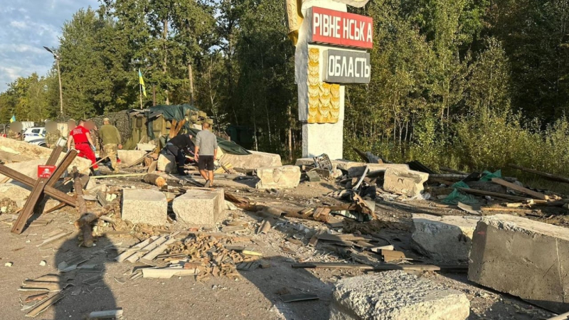 Un poliziotto è morto: un'autocisterna di gas si è schiantata contro un posto di blocco nella regione di Rivne